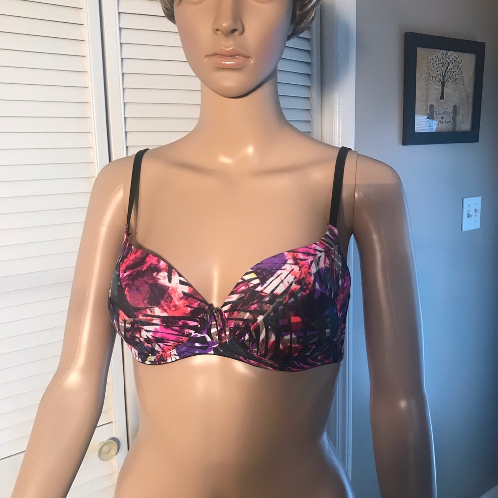 Victoria's Secret Pink Bra. Wear Everywh. SZ 32D
